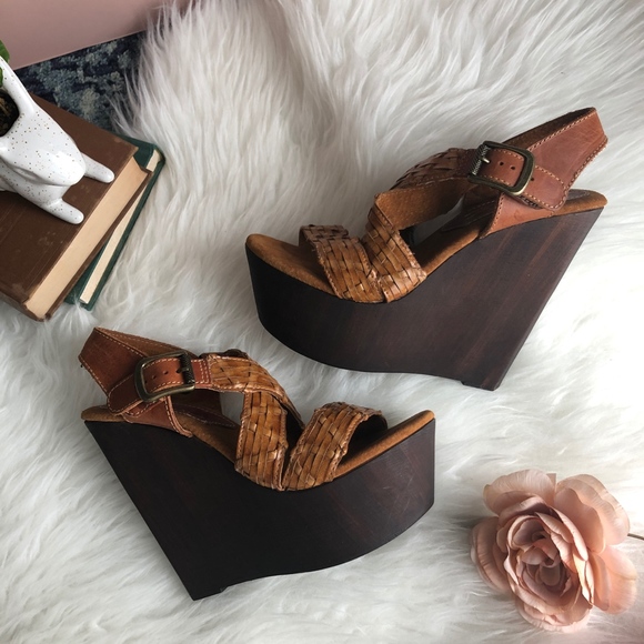 Sbicca Vintage Collection Wooden Block Wedges - Picture 2 of 8